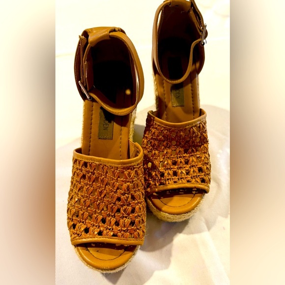 Steve Madden Shoes - Steve Madden Tan Woven Espadrilles